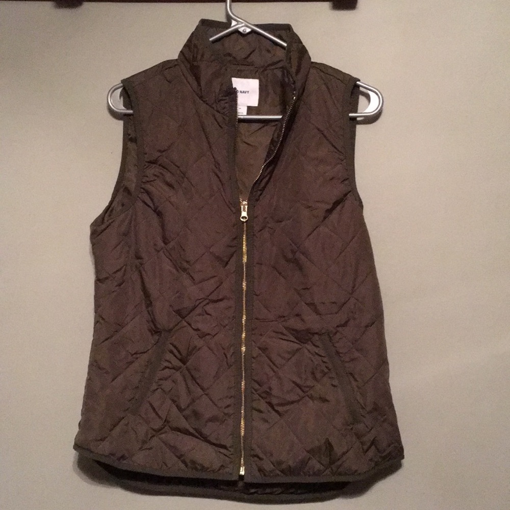 Zip up vest